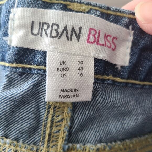 ASOS Urban Bliss frayed hem denim shorts Size 16 - Picture 3 of 11